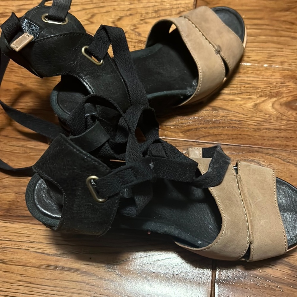Sorrel sandals great condition